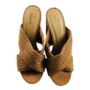 NWOT Qupid Womens Criss Cross Strappy Block Heels Sandals Brown US 10 EU 41